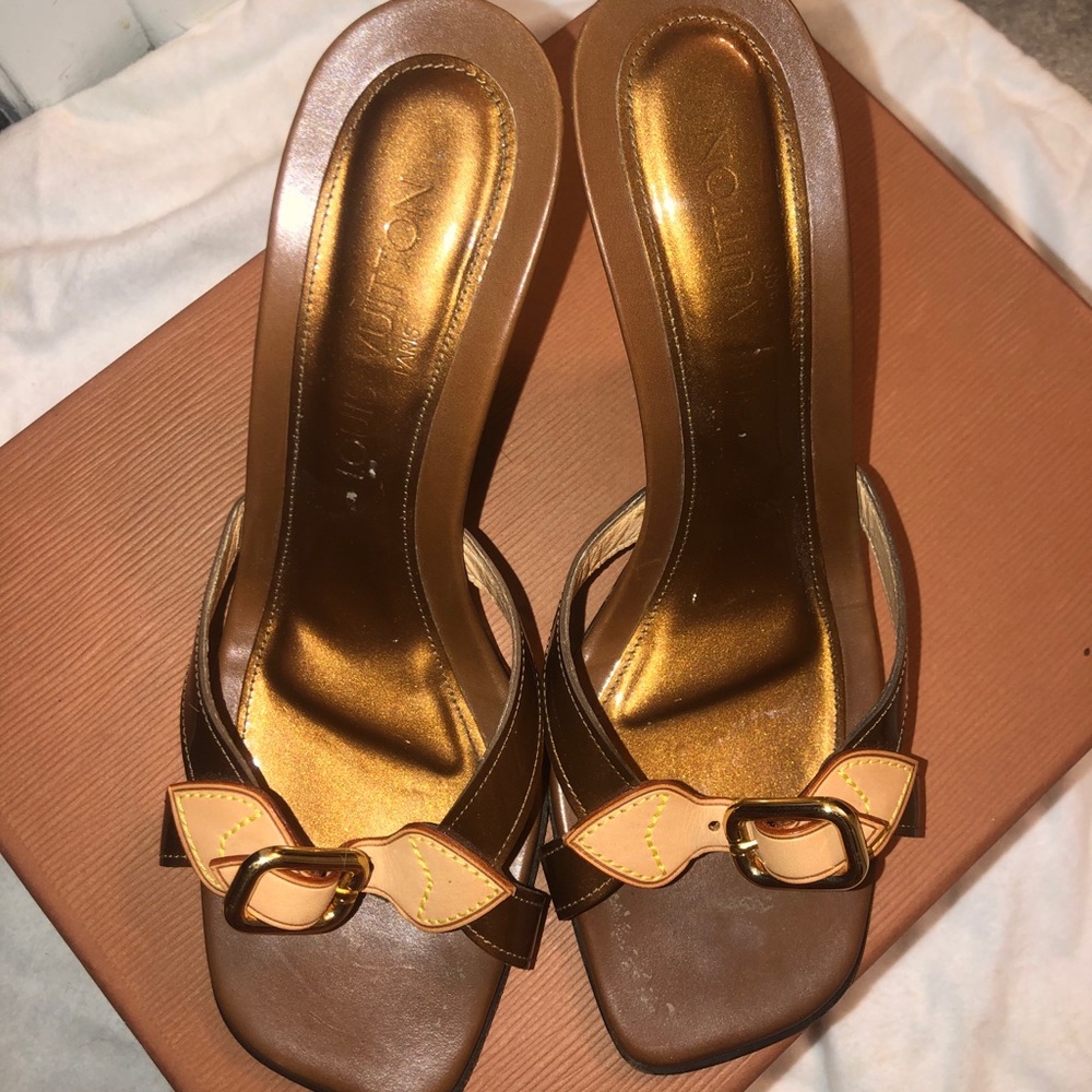 Authentic Vintage Louis Vuitton wedge sandals 👡